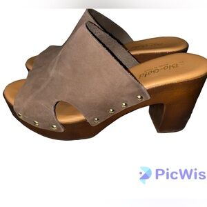 BIO-GOLD leather clog sandals size 38/8